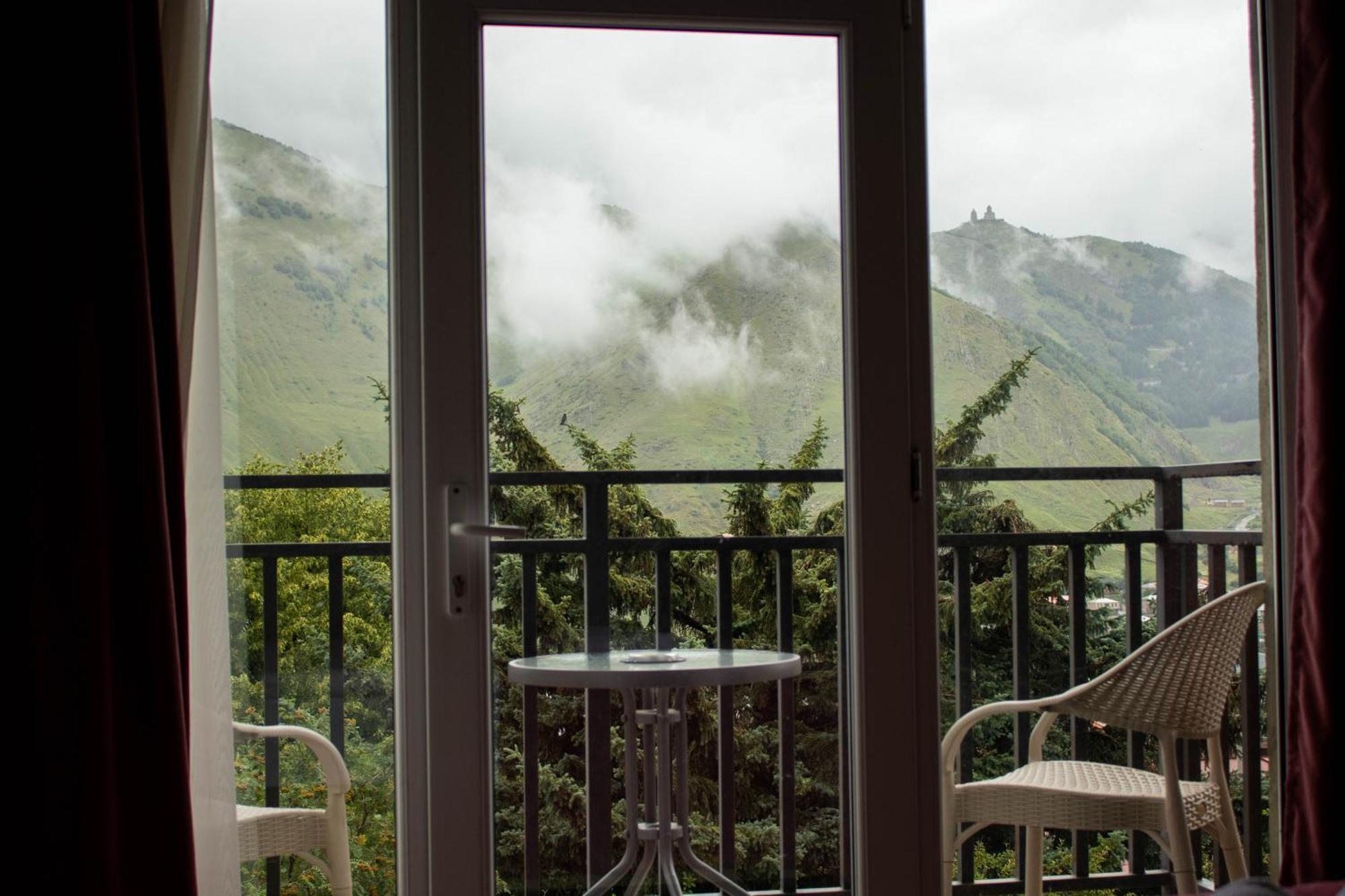 Planet Kazbegi Hotel Exterior photo