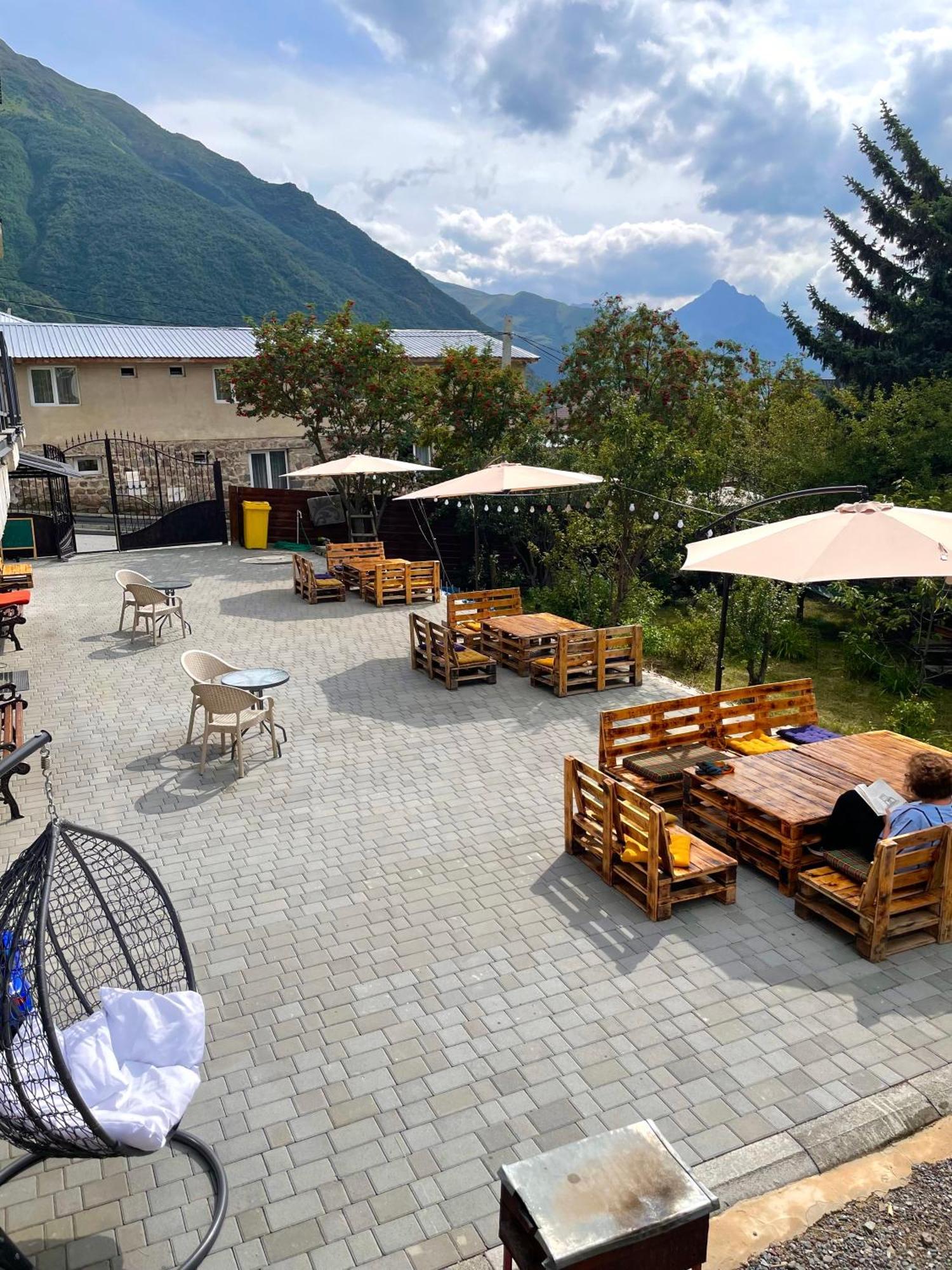 Planet Kazbegi Hotel Exterior photo