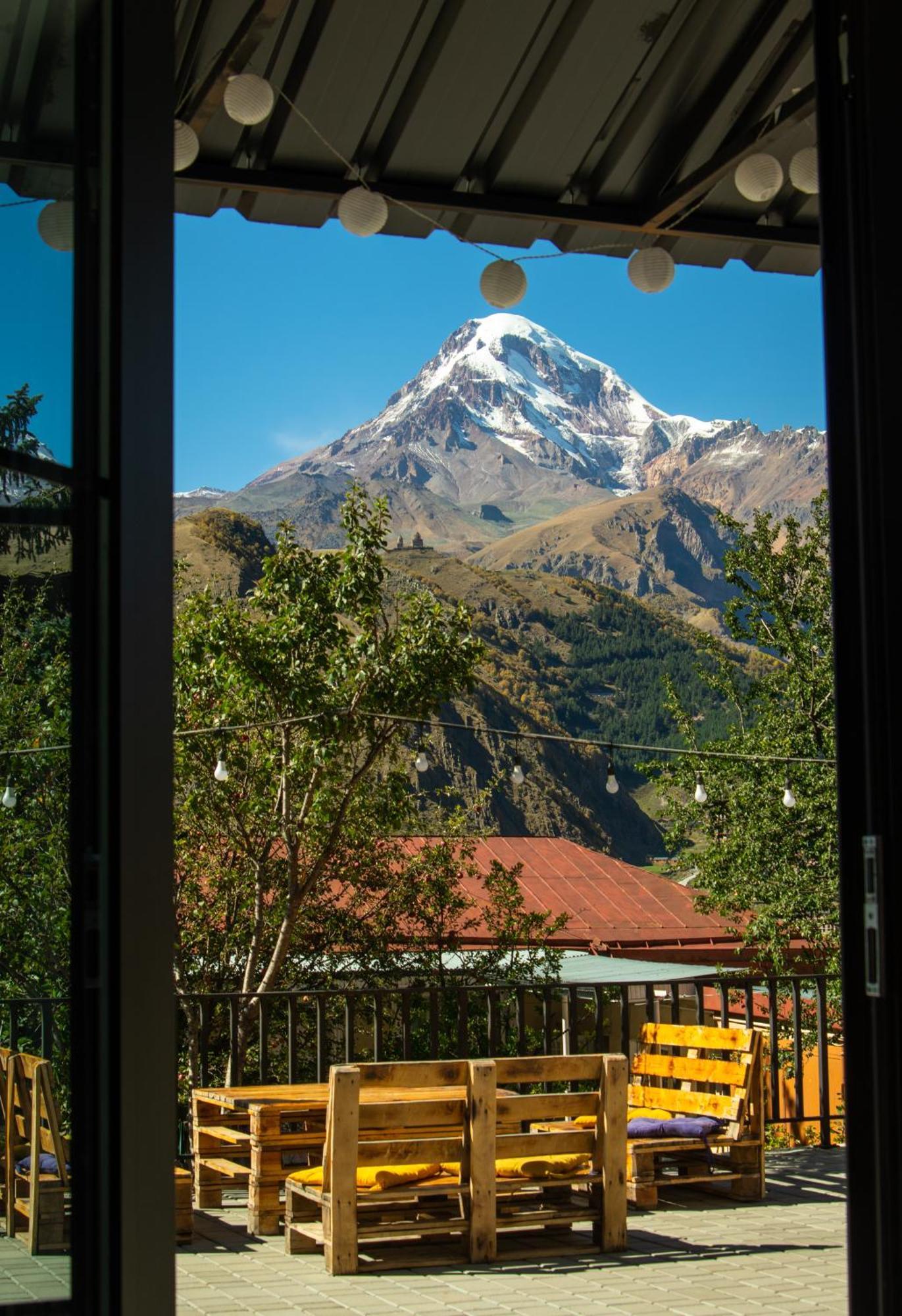 Planet Kazbegi Hotel Exterior photo