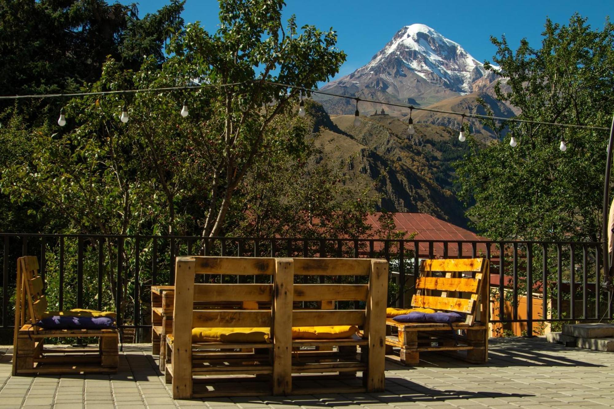 Planet Kazbegi Hotel Exterior photo